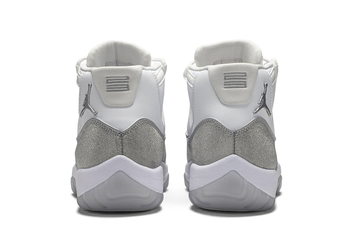 Retro 11 Sneakers — Vast Grey — AR0715-100