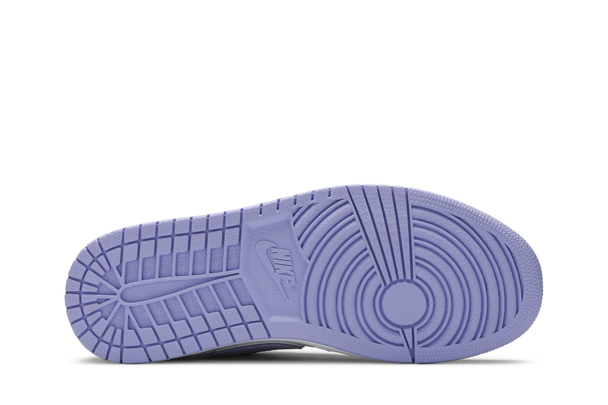 Retro 1 Low SE Sneakers — Arctic Punch — CK3022-600