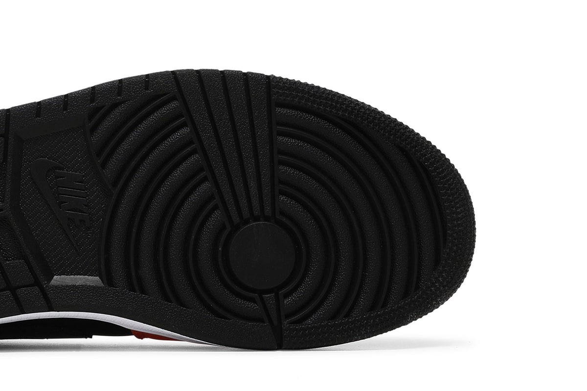 Retro 1 Low SE Sneakers — Black Turf Orange — CK3022-008
