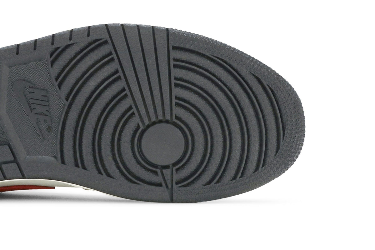 Retro 1 Low Sneakers — Night Track — DA4668-001