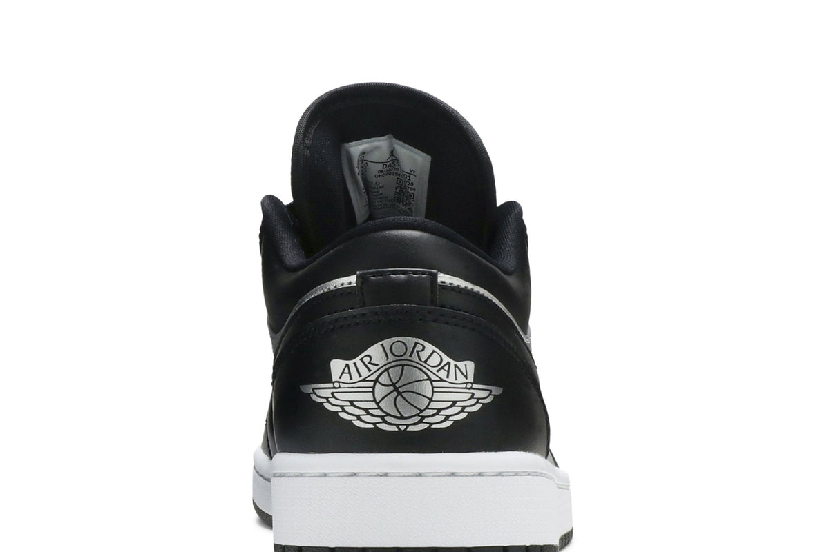 Retro 1 Low SE Sneakers — Silver Toe — DA5551-001