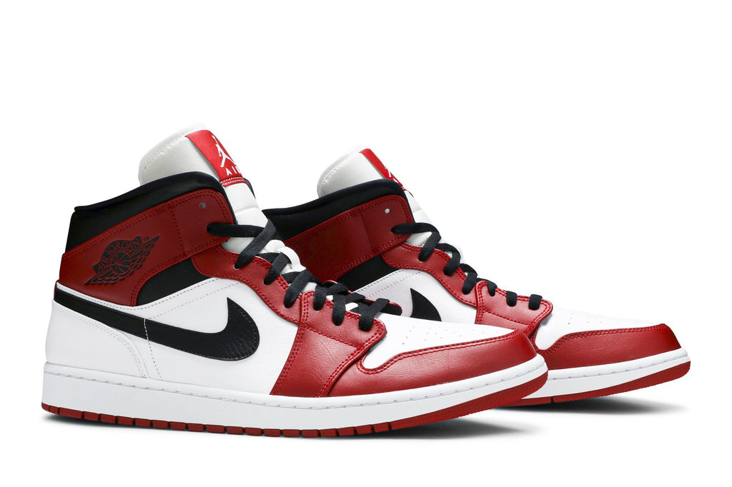 Retro 1 Mid Sneakers — Chicago — 554724-173