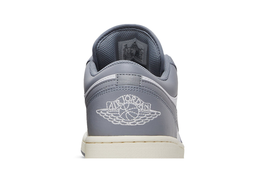 Retro 1 Low Sneakers — Vintage Grey — 553558-053