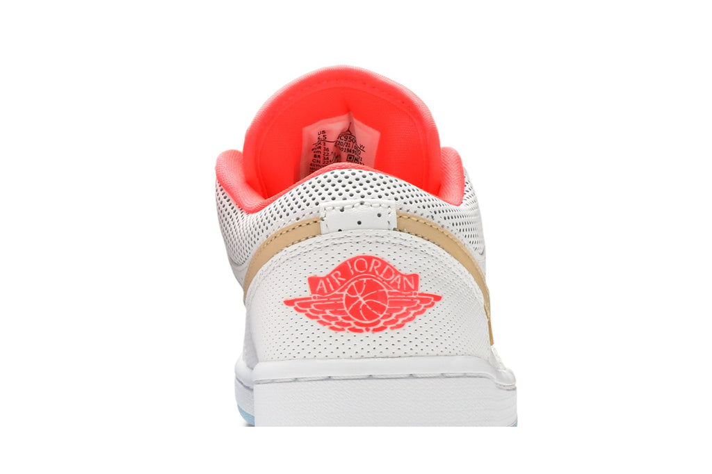 Retro 1 Low SE Sneakers — White Sesame — DC9509-100