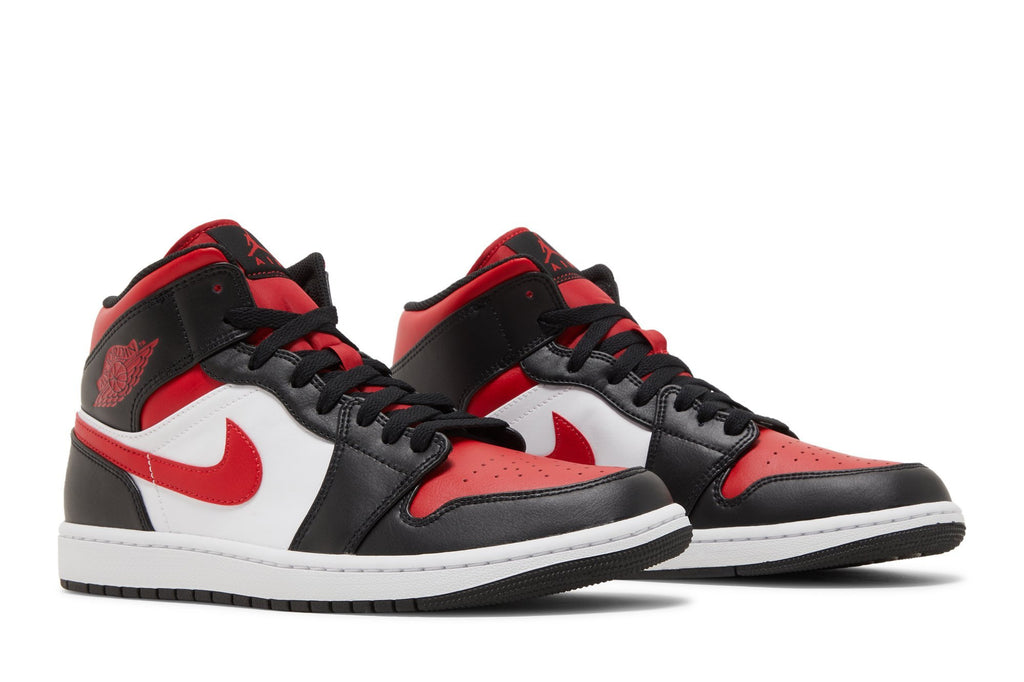 Retro 1 Mid Sneakers — Bred Toe — 554724-079