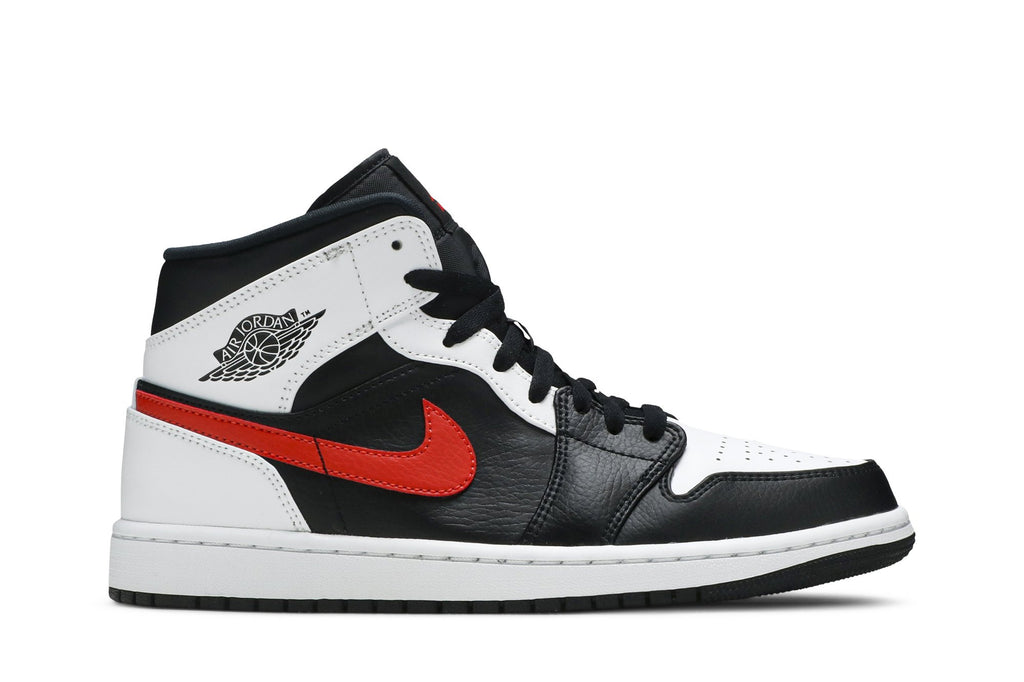 Retro 1 Mid Sneakers — Chile Red — 554724-075