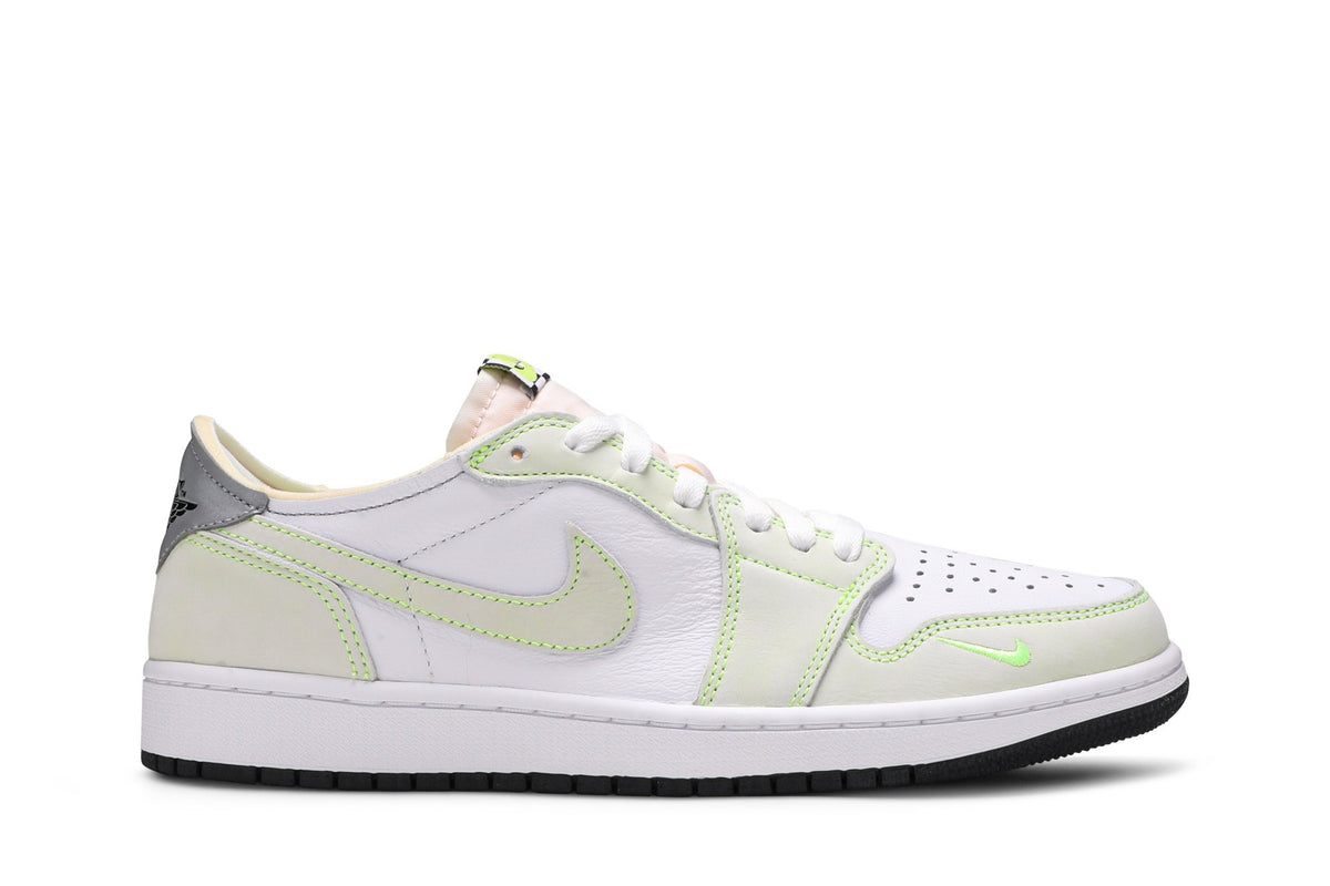 Retro 1 Low OG Sneakers — Ghost Green — DM7837-103