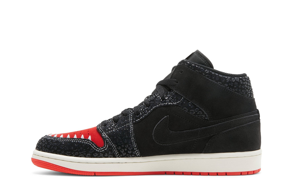 Retro 1 Mid SE Sneakers — SiEMPRE Familia — DN4904-001