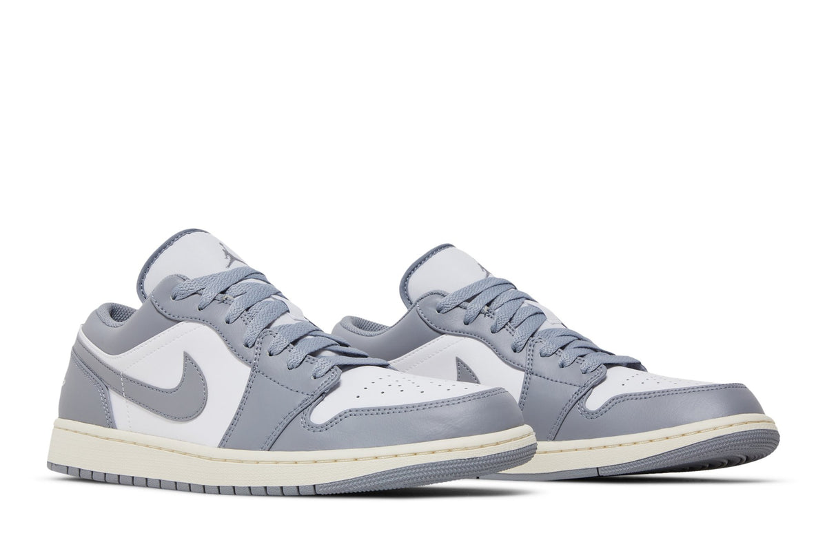 Retro 1 Low Sneakers — Vintage Grey — 553558-053