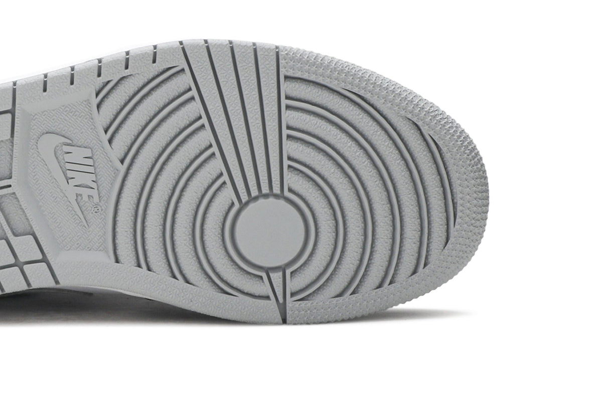 Retro 1 Low Sneakers — Smoke Grey — 553558-039