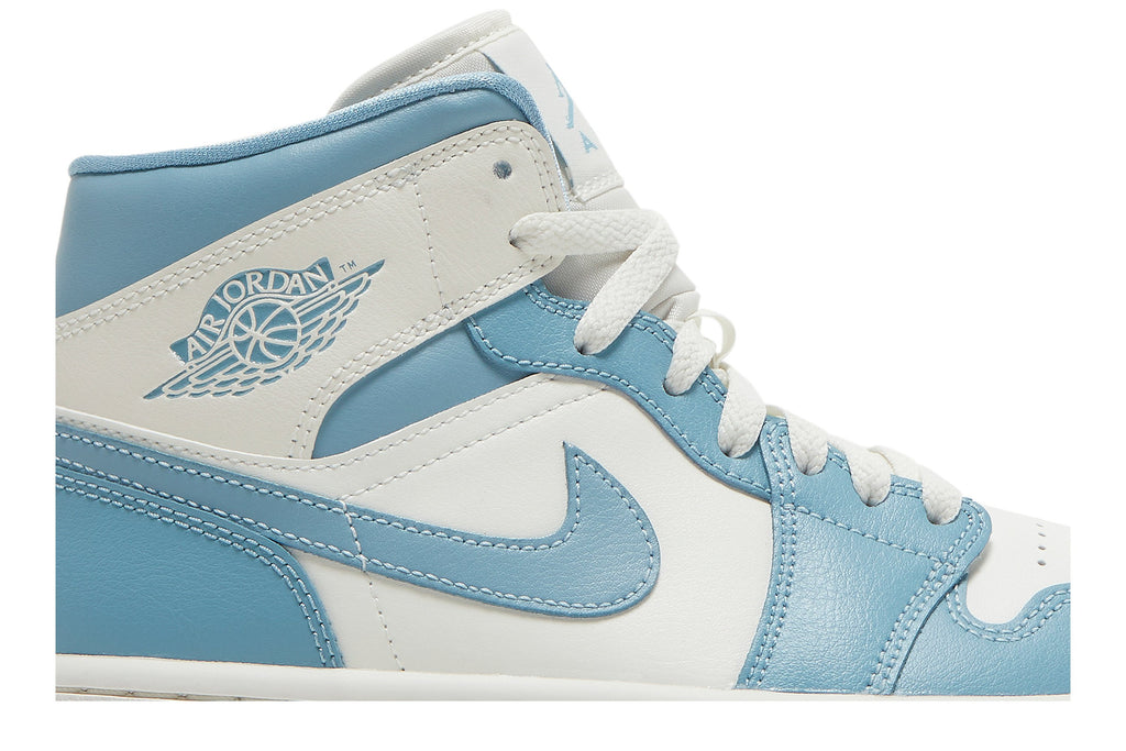 Retro 1 Mid Sneakers — University Blue — BQ6472-141