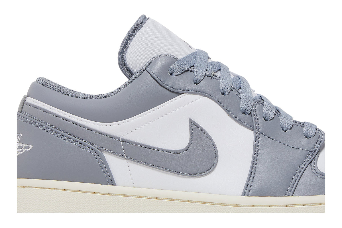 Retro 1 Low Sneakers — Vintage Grey — 553558-053