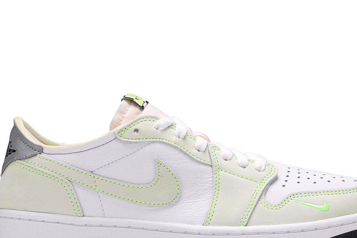 Retro 1 Low OG Sneakers — Ghost Green — DM7837-103