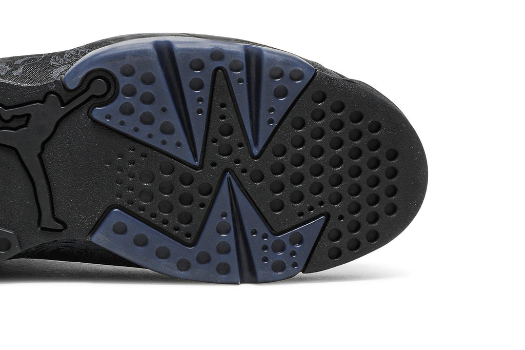 Retro 6 Sneakers — Singles Day — DB9818-001