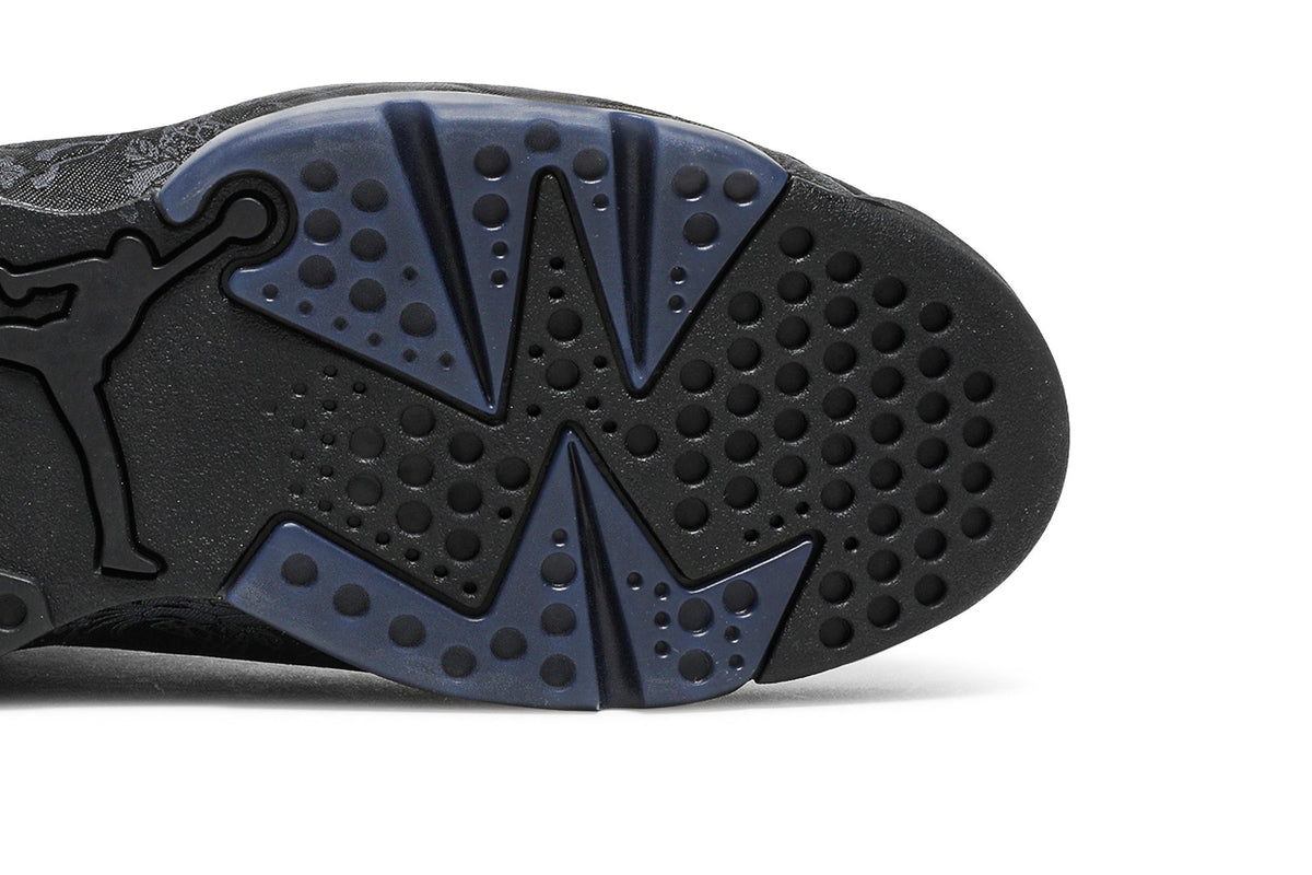 Retro 6 Sneakers — Singles Day — DB9818-001