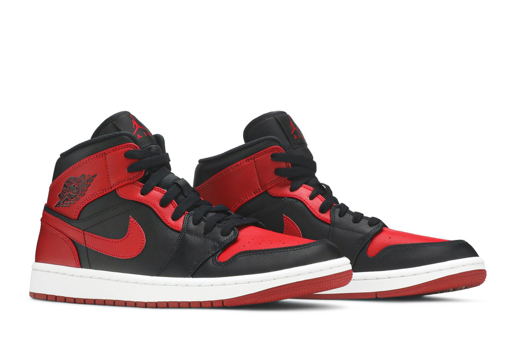 Retro 1 Mid Sneakers — Banned — 554724-074