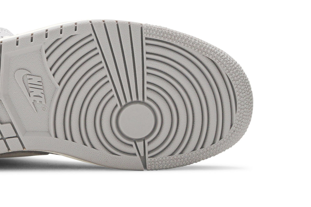 Retro 1 Mid Sneakers — Grey Light Bone — CD7240-002