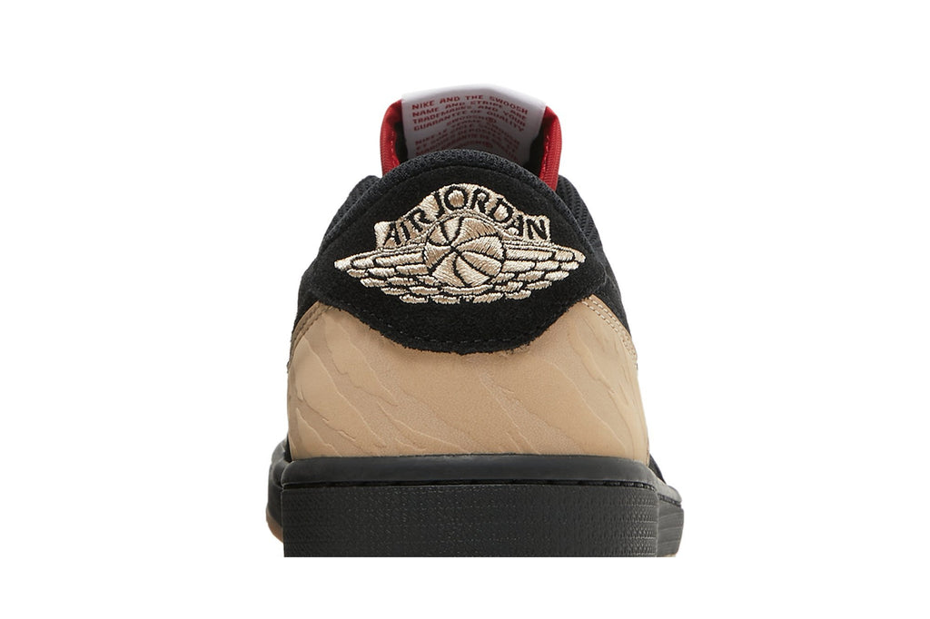 SoleFly Collaboration — Retro 1 Low OG SP Sneakers — Everglades — DN3400-001